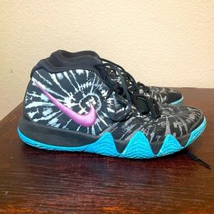 Kyrie Irving 4 shoes size 7Y